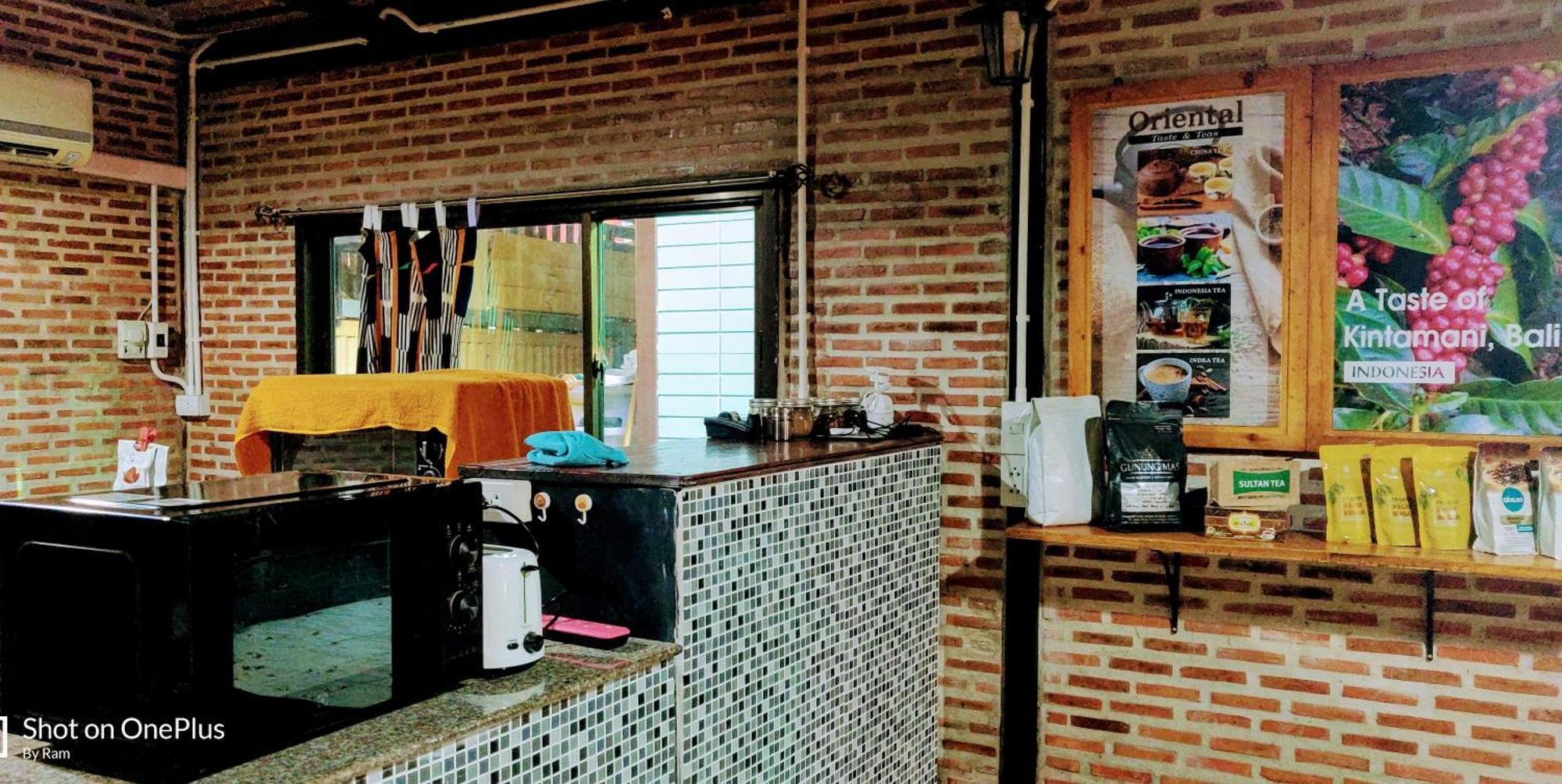 V House Hotel Ayutthaya Eksteriør billede