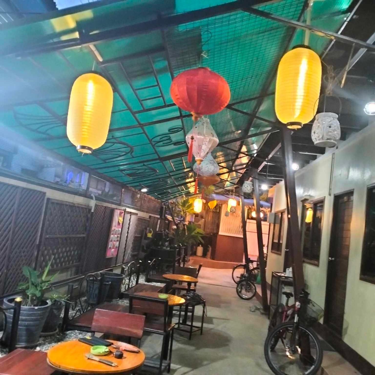 V House Hotel Ayutthaya Eksteriør billede